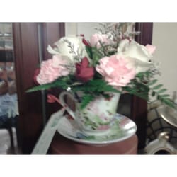 The Greenhouse Floral & Pantry - This is what my mother received.