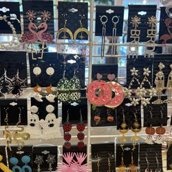 Electric Dream Boutique - Chunky earrings