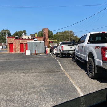 Tops Bar-B-Q - Drive thru line a bit of a wait - Barbeque Near Me - Memphis, Tennessee Tops Bar-B-Q - Drive thru line a bit of a wait - Barbeque Near Me - Memphis, Tennessee