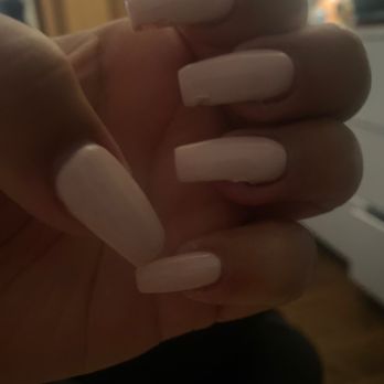 Bellagio Nails Spa - Tbh never agin coming to this place I asked for coffin nails & they did regular nails . I paid 45 dallors for these ugly nails never agin - Nail Salons Near Me - Anaheim, California