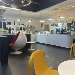 Modern and clean ... love it! Modern and clean ... love it!
