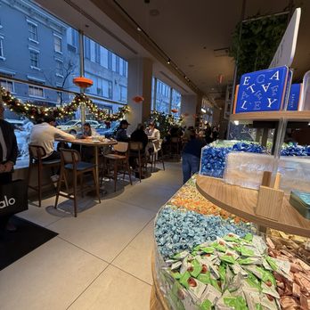 Eataly Caffè - Nice seating and individual Italian candies for sale - Cafes Near Me - New York, New York Eataly Caffè - Nice seating and individual Italian candies for sale - Cafes Near Me - New York, New York