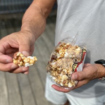 KILWINS ICE CREAM - CHOCOLATE - FUDGE - Updated February 2026 - 65