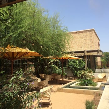 El Monumento - Perfect setting for an outdoor group dinner - Mexican Near Me - Georgetown, Texas