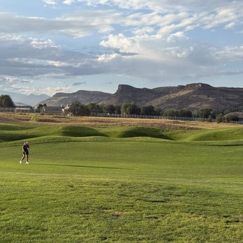 Fossil Trace Golf Club - Hole 8 at Fossil - Golf Near Me - Golden, Colorado Fossil Trace Golf Club - Hole 8 at Fossil - Golf Near Me - Golden, Colorado