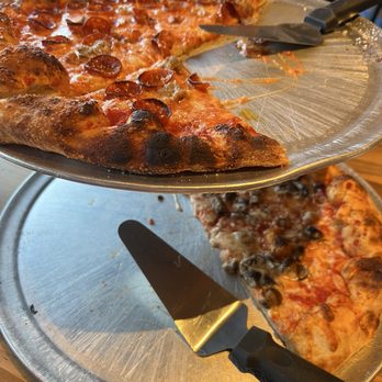 Pizzeria Pappo - Pepperoni on top & Cheese/Mushroom on the bottom - Pizza Near Me - Alameda, California