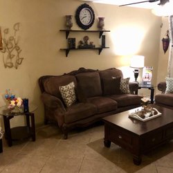 Arizona Community Assisted Living Home - Our residents are encouraged to participate in activities that take place in the living room such as watch TV, work on puzzles or socialize.