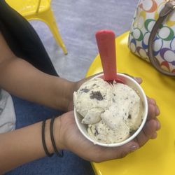 Sip N Sip - Cookies and Cream Ice Cream
