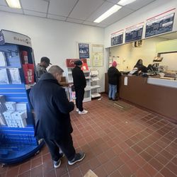 US Post Office - Extensive lines