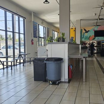 linda's lavanderia - Laundromat Near Me - Huntington Park, California linda's lavanderia - Laundromat Near Me - Huntington Park, California