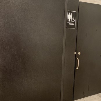 Planet Fitness - Changing rooms - Gyms Near Me - El Monte, California Planet Fitness - Changing rooms - Gyms Near Me - El Monte, California