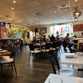 Pikoteo - Interior - Latin American Near Me - McLean, Virginia