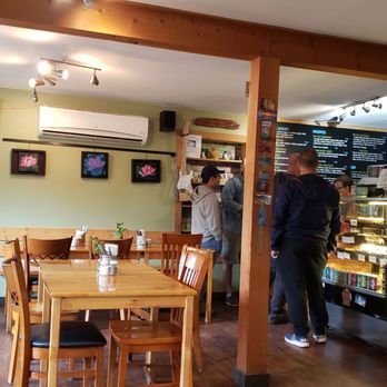 Frog Peak Cafe - Indoor space - Cafes Near Me - Crescent Valley, British Columbia