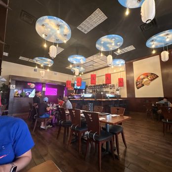 UMA Japanese Restaurant - atmosphere in the restaurant - Sushi Bars Near Me - Houston, Texas UMA Japanese Restaurant - atmosphere in the restaurant - Sushi Bars Near Me - Houston, Texas