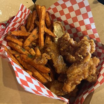 bb.q Chicken - Sweet Potato Fries, Honey Garlic Boneless - Chicken Wings Near Me - Cupertino, California