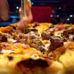Boston's - Deliciosa Meata Pizza