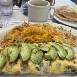 Lucy's Family Restaurant - BLT omelette