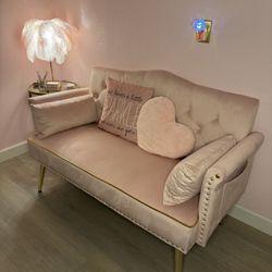 Mila Glow Esthetics - Waiting area