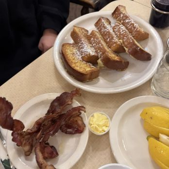 The Pancake Chef - French Toast w/ a side of bacon - American Near Me - SeaTac, Washington
