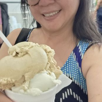 La Tropical - Coffee on topn walnut on bottom - Ice Cream & Frozen Yogurt Near Me - La Paz, BCS La Tropical - Coffee on topn walnut on bottom - Ice Cream & Frozen Yogurt Near Me - La Paz, BCS