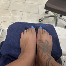 Champions Nails & Spa - Pedicure with gel polish