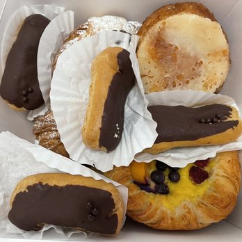 Breadologie Bakery - Eclairs,Danish,Nutella croissant - Bakeries Near Me - Granada Hills, California