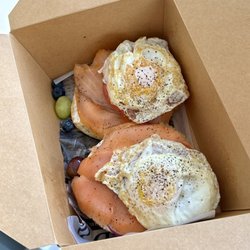 Mindpub Cafe - Lox Bagel Sandwich with Egg Added