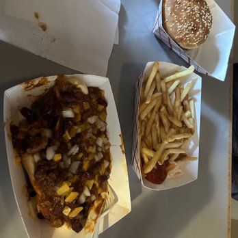 Grumpy's - Chili dog, burger and fries - Burgers Near Me - Ketchum, Idaho Grumpy's - Chili dog, burger and fries - Burgers Near Me - Ketchum, Idaho