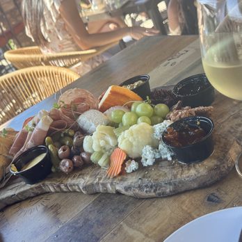 Miramonte Winery - Wineries Near Me - Temecula, California