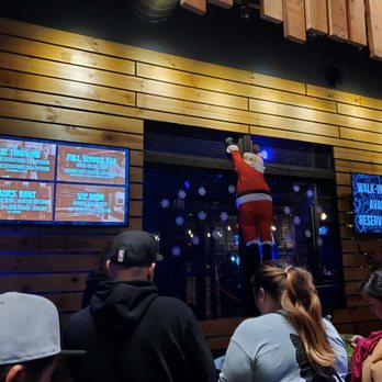 Dueling Axes - Entry counter - Axe Throwing Near Me - Las Vegas, Nevada Dueling Axes - Entry counter - Axe Throwing Near Me - Las Vegas, Nevada