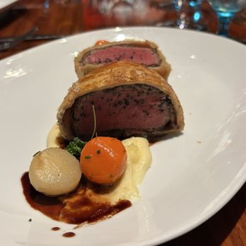 Gordon Ramsay Steak - Beef Wellington - Steakhouses Near Me - Las Vegas, Nevada Gordon Ramsay Steak - Beef Wellington - Steakhouses Near Me - Las Vegas, Nevada