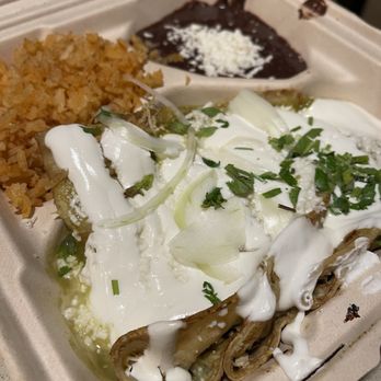 Metro Balderas - Enchiladas Verdes de Pollo - Mexican Near Me - Los Angeles, California Metro Balderas - Enchiladas Verdes de Pollo - Mexican Near Me - Los Angeles, California