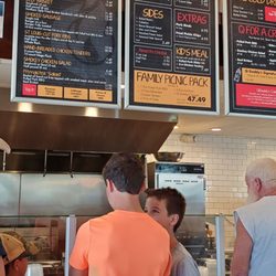 Q Daddy’s Pitmaster BBQ - Service counter