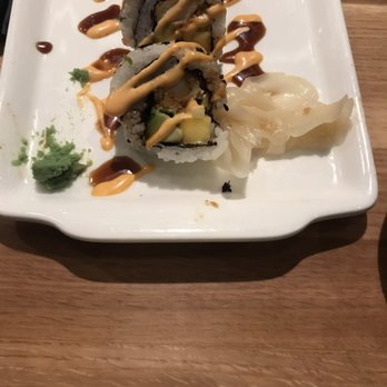 Earls Kitchen + Bar - New American Near Me - Somerville, Massachusetts