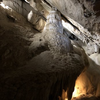 Boyden Cavern - The "wedding cake" formation - Tours Near Me - Kings Canyon, California