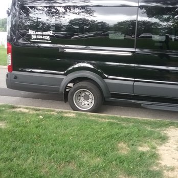 Bob's Limousine and Sedan Service - Limos Near Me