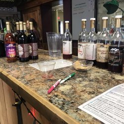 Wyldewood Cellars Illinois - Tasting area