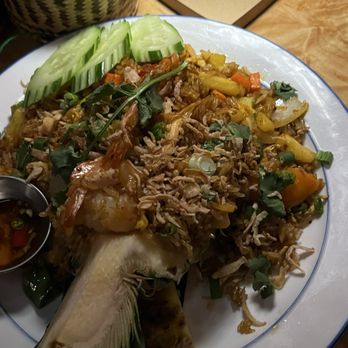 Lao Lao Bar - Pineapple fried rice with chicken and shrimp - Laotian Near Me - Toronto, Ontario