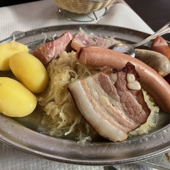 Caveau Gurtlerhoft - 6-meat sauerkraut - Alsatian Near Me - Strasbourg, 67