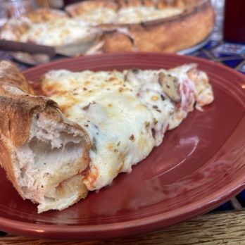Biundo's - Pepperoni and mushroom pan pizza - Pizza Near Me - Venus, Texas