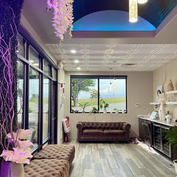 I Spa Lash Nail Lounge - Love the decor - Eyelash Service Near Me - Omaha, Nebraska I Spa Lash Nail Lounge - Love the decor - Eyelash Service Near Me - Omaha, Nebraska
