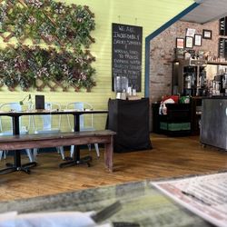 Sign stating they are short staffed