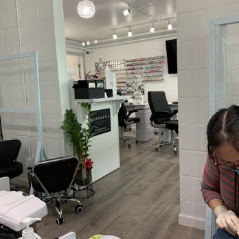 Blissful Nails & Spa - Cute, small shop where you can get to know your nail tech - Nail Salons Near Me - Honolulu, Hawaii