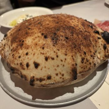 Totti's - Wood fired bread - Italian Near Me - Bondi, NSW