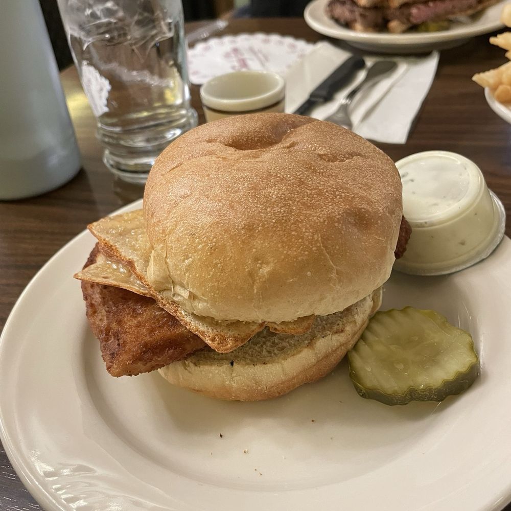 Cod filet sandwich with crispy cheese Cod filet sandwich with crispy cheese