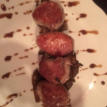 La Jauría - Pork tenderloin with mushroom spinach.... tastes absolutely fantastic, very flavorful, seasoned well and made from fresh ingredients. - Tapas Bars Near Me - Madrid, M