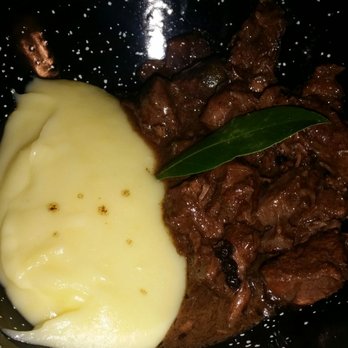 Lillotatini - Short ribs with mash buttery potatoes - Italian Near Me - Panicale, PG