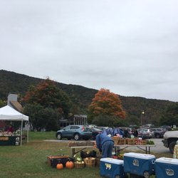 Waitsfield Farmers Market - Fall foliage starting