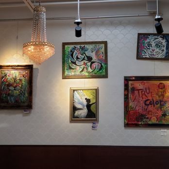 Pita Jungle - Cool artworks hanging on the walls - Mediterranean Near Me - Phoenix, Arizona Pita Jungle - Cool artworks hanging on the walls - Mediterranean Near Me - Phoenix, Arizona