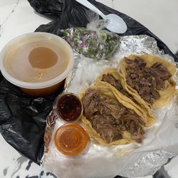 3 tacos de birria